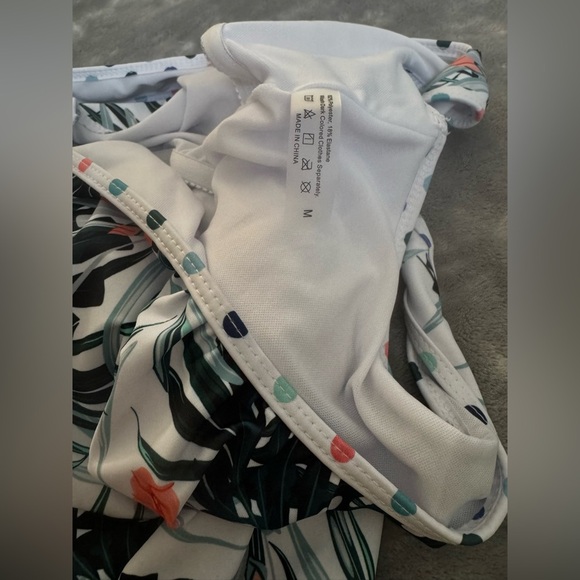 Modlily Brand New Size Medium Bathing Suit Set: White Tropical Leave w/ Dots Set - Picture 5 of 9